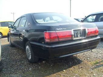 2003 Toyota Crown Pics