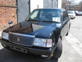 2003 Toyota Crown Pictures