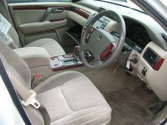 2003 Toyota Crown Pictures