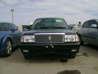 2003 Toyota Crown Photos