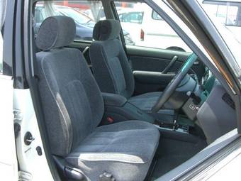 2003 Toyota Crown Pictures