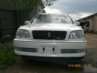 2003 Toyota Crown Pictures