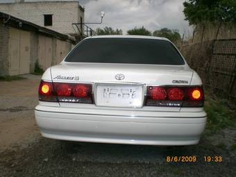 2003 Toyota Crown Photos