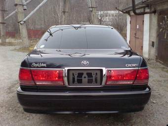 2003 Toyota Crown Photos