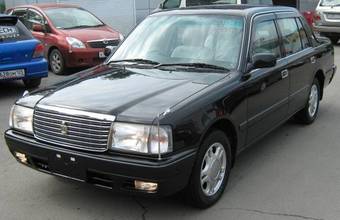 2003 Toyota Crown Photos