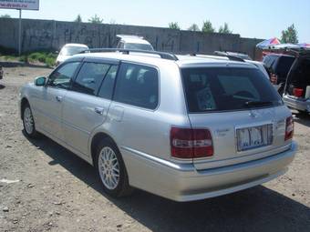 2003 Toyota Crown Images