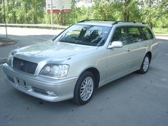 2003 Toyota Crown Pics