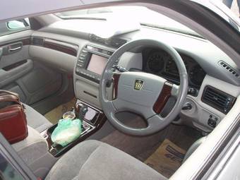 2003 Toyota Crown Pictures
