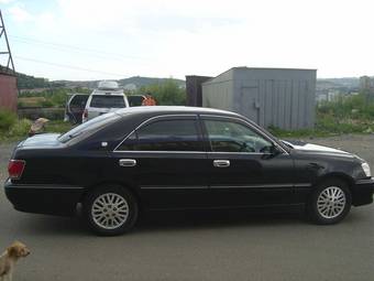 2003 Toyota Crown Photos