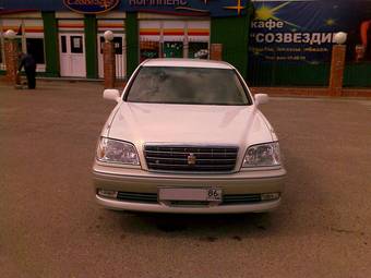 2003 Toyota Crown Photos