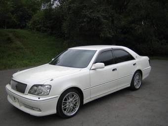 2003 Toyota Crown Pictures