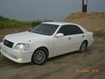 2003 Toyota Crown Pics