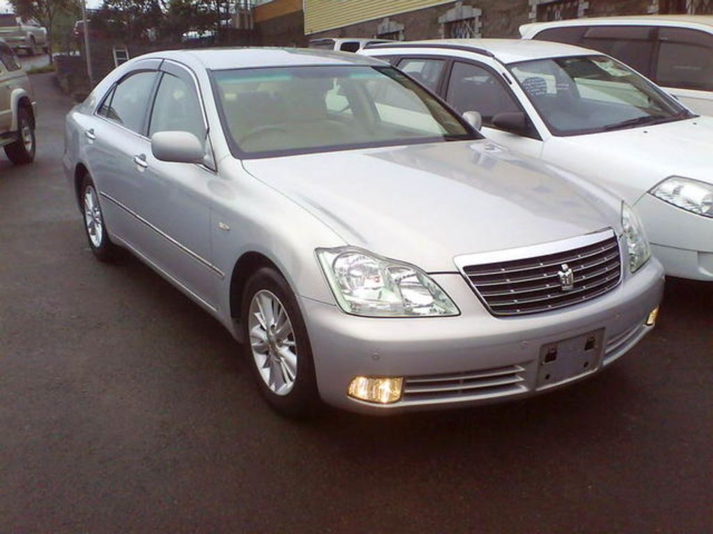 2004 Toyota Crown