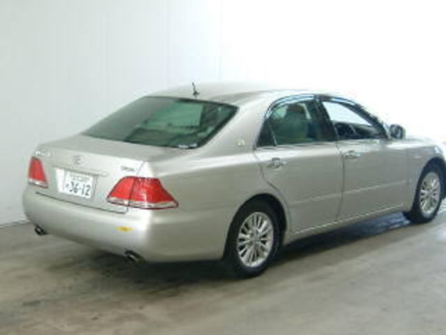 2004 Toyota Crown