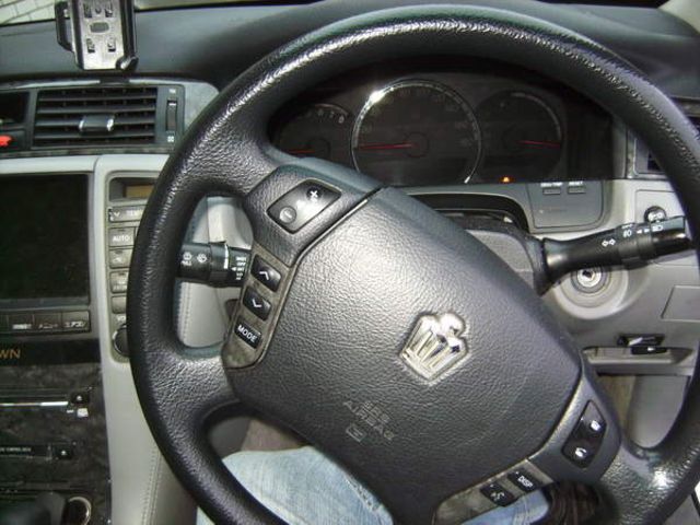 2004 Toyota Crown