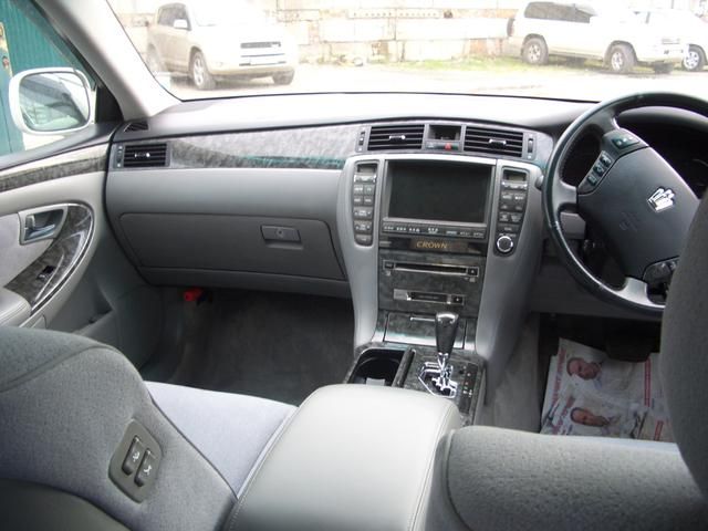 2004 Toyota Crown