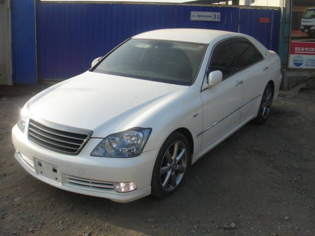 2004 Toyota Crown