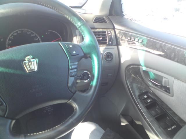2004 Toyota Crown