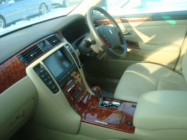 2004 Toyota Crown