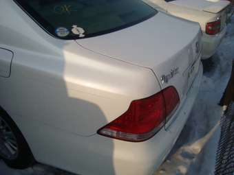 2004 Crown