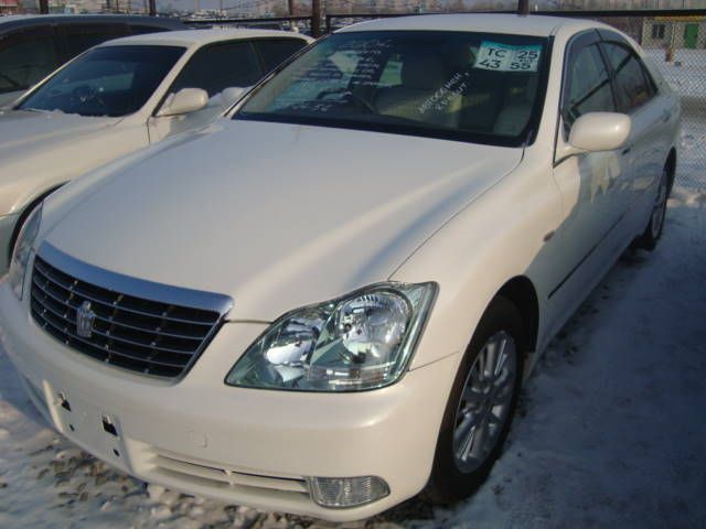 2004 Toyota Crown