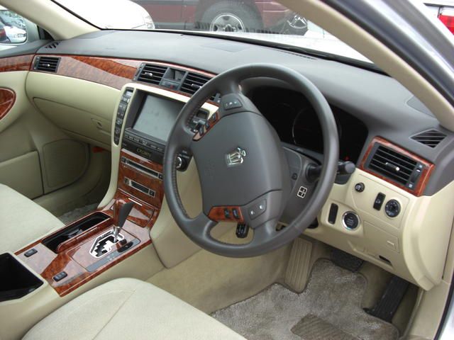 2004 Toyota Crown