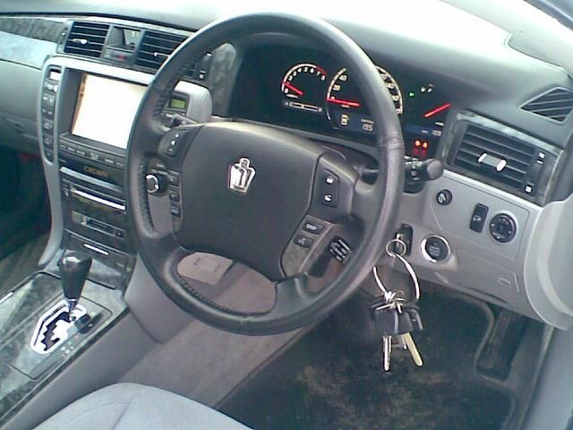 2004 Toyota Crown