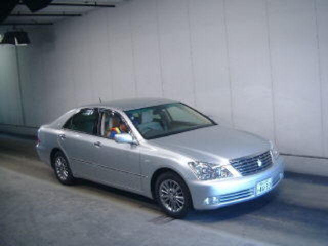 2004 Toyota Crown