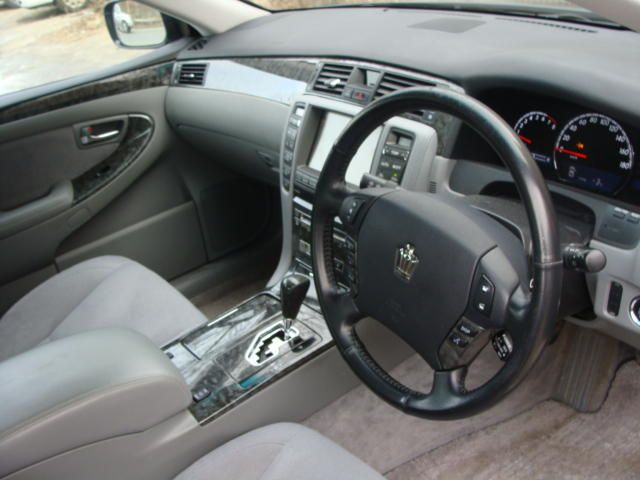 2004 Toyota Crown