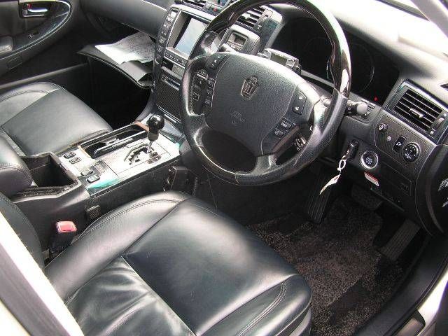 2004 Toyota Crown