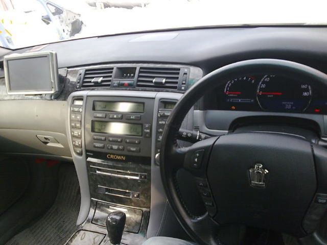 2004 Toyota Crown