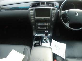 2004 Toyota Crown