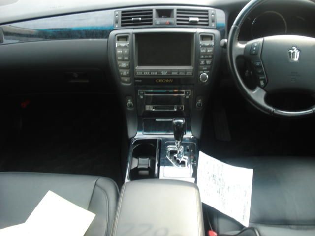 2004 Toyota Crown