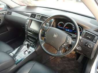 2004 Crown