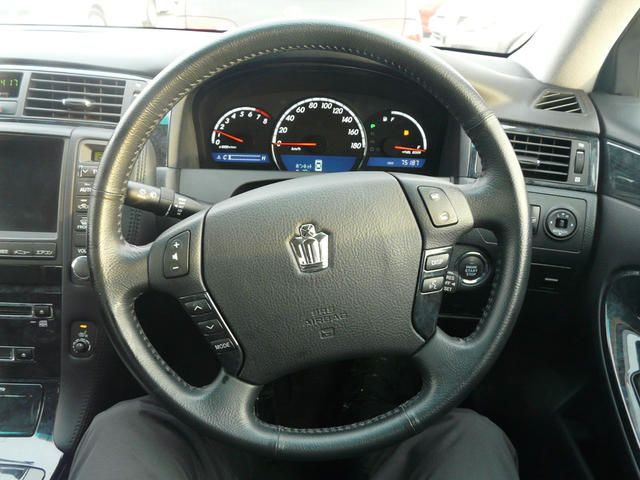 2004 Toyota Crown