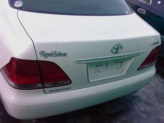 2004 Toyota Crown Photos