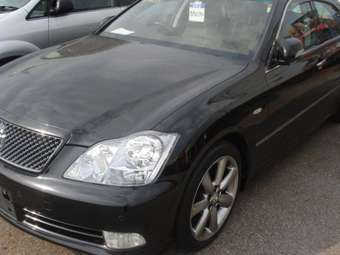 2004 Toyota Crown Images