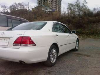 2004 Toyota Crown Images