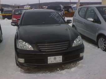 2004 Toyota Crown Pics