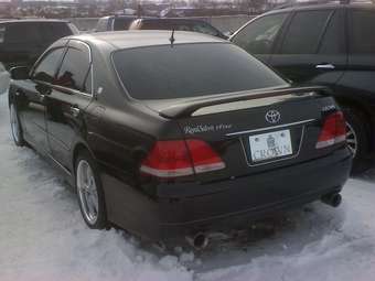 2004 Toyota Crown Pictures