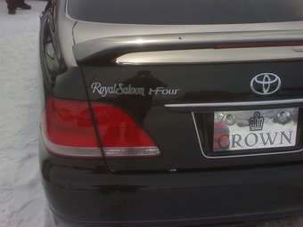 2004 Toyota Crown Pictures