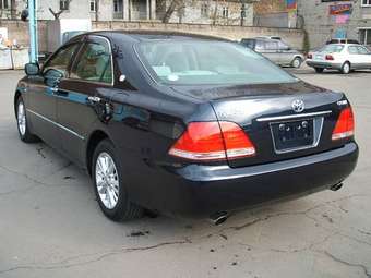 2004 Toyota Crown Pictures