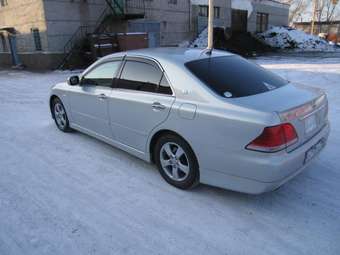 2004 Toyota Crown Pictures