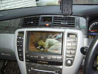 2004 Toyota Crown Pictures
