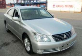 2004 Toyota Crown Photos