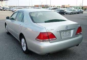 2004 Toyota Crown Photos