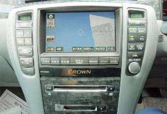 2004 Toyota Crown Photos