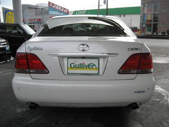 2004 Toyota Crown Pictures