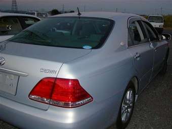 2004 Toyota Crown Images