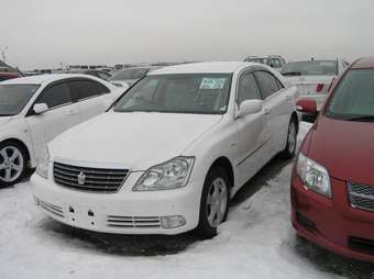 2004 Toyota Crown Images